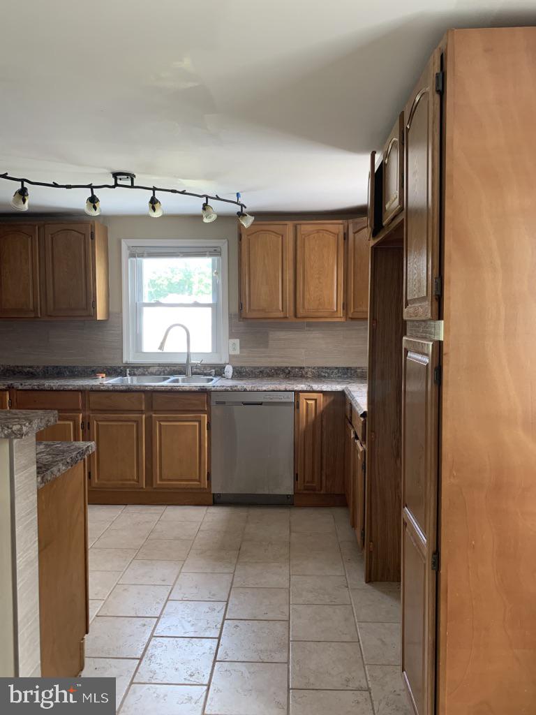 1800 Severn Road Severn, MD 21144 - Photo 7 of 61