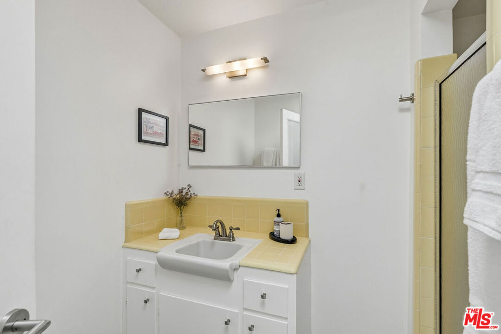 275 North Michelle Road Palm Springs, CA 92262 - Photo 24 of 43 Gallery Image 24