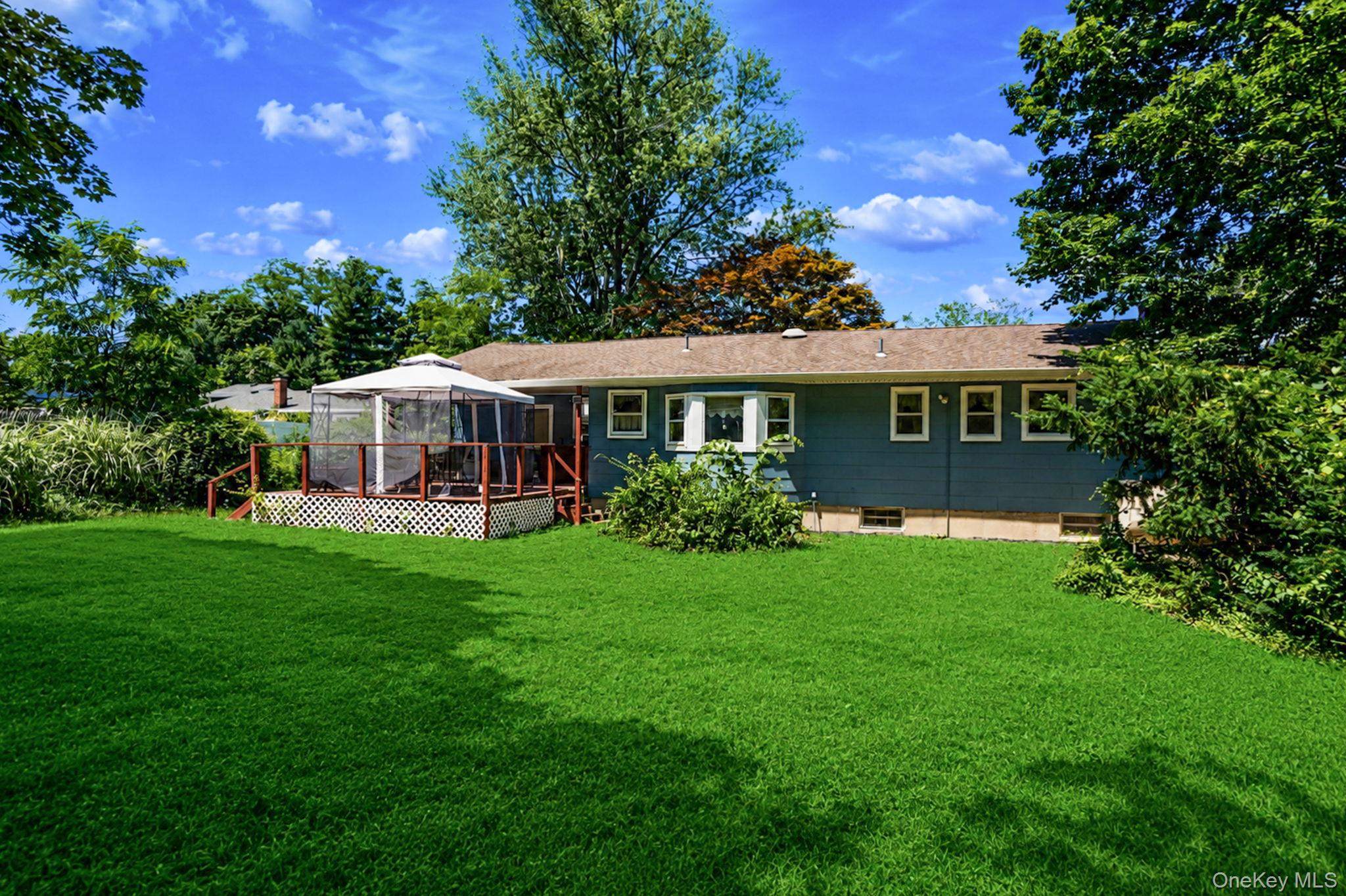 376 Moriches Road St. James, NY 11780 - Photo 4 of 31