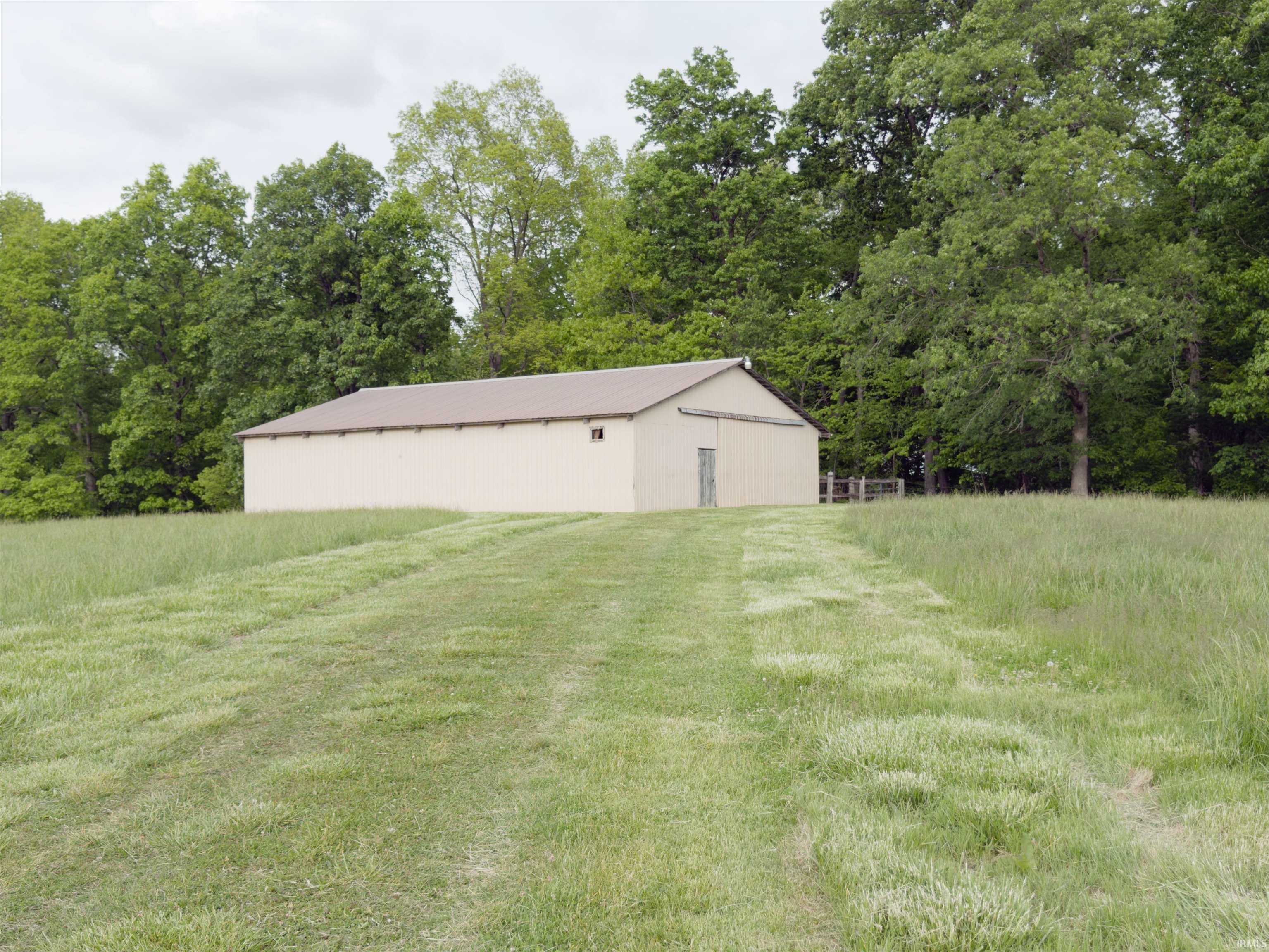 1300 Old Farm Road Bedford, IN 47421 - Photo 12 of 32