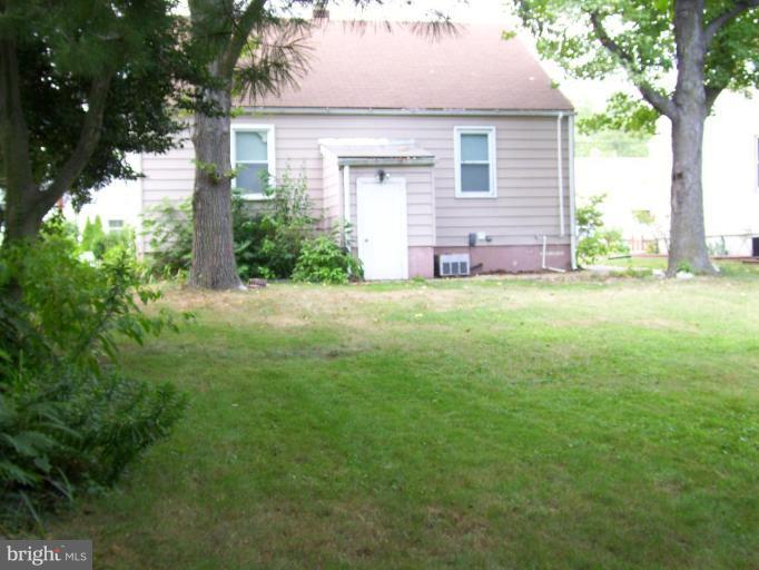 819 Martin Road Essex, MD 21221 - Photo 2 of 18 Exterior #2