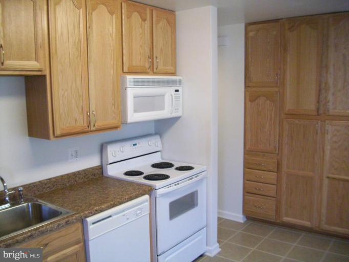 819 Martin Road Essex, MD 21221 - Photo 4 of 18 Kitchen #2