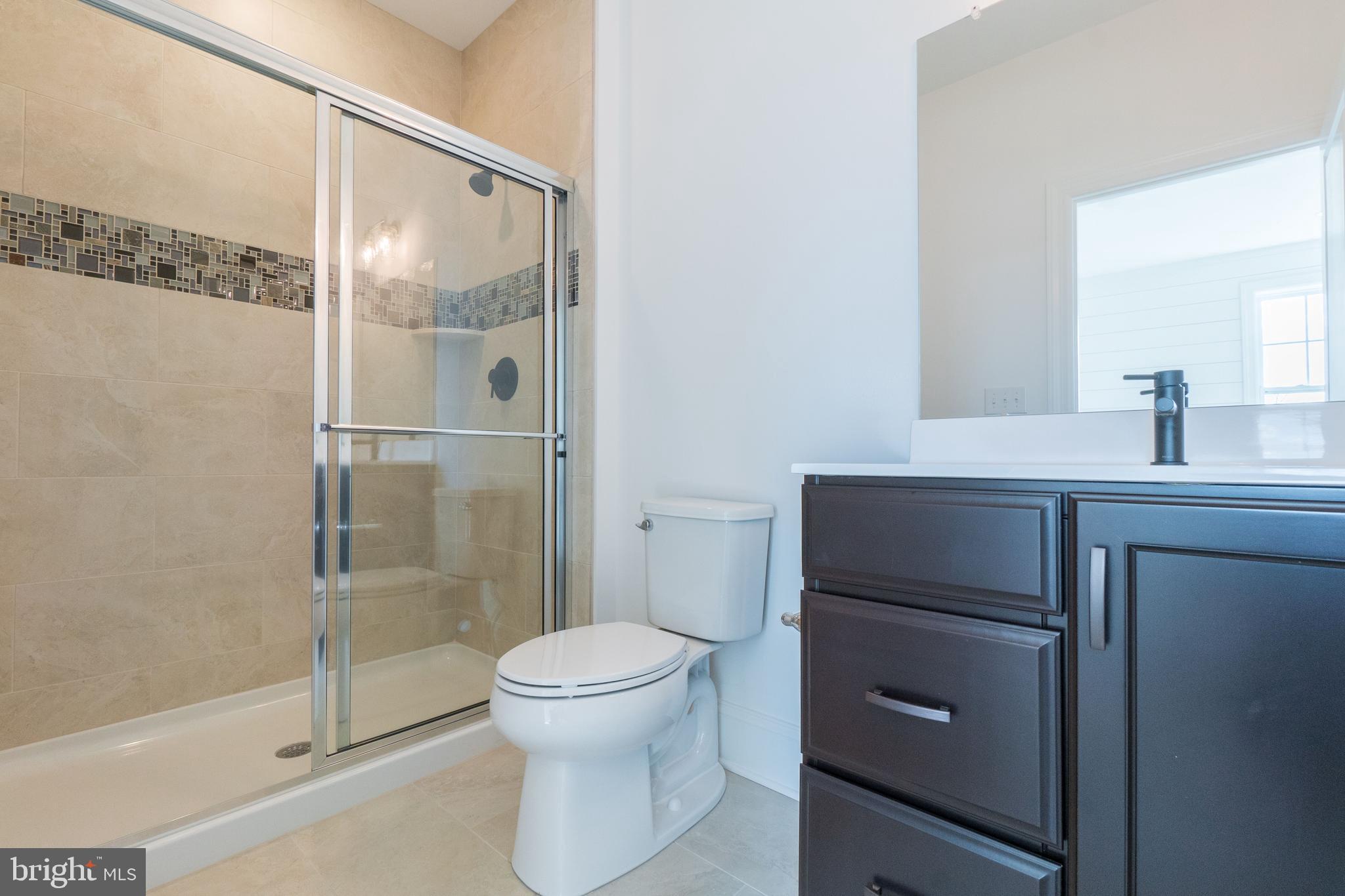 555 New Galena Road Chalfont, PA 18914 - Photo 17 of 22 En-suite bath