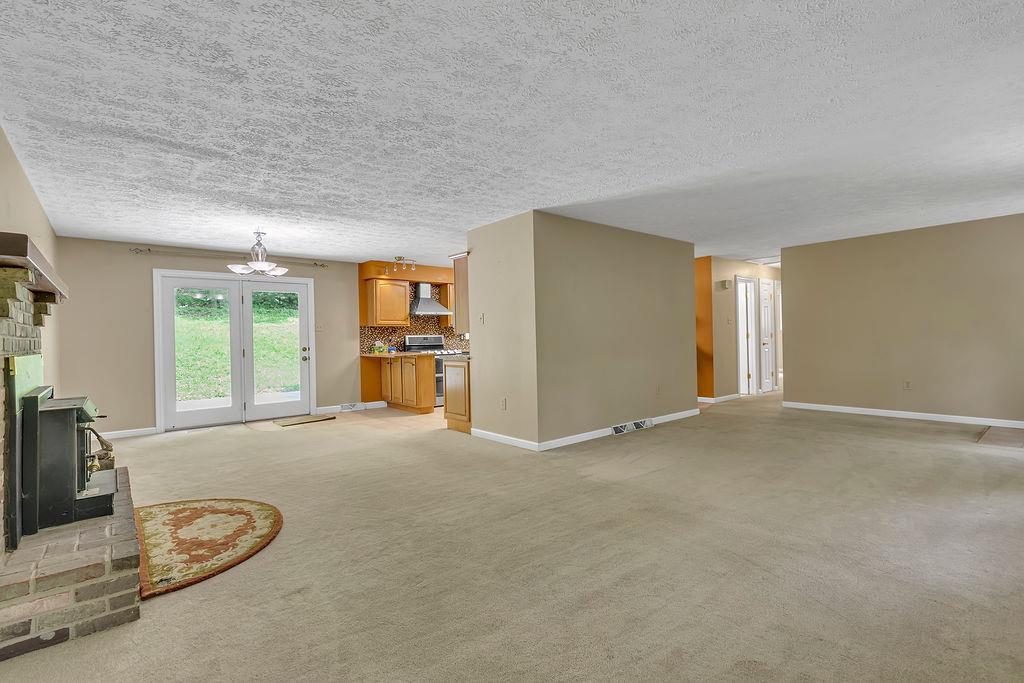 171 Dehaven Road Beaver Falls, PA 15010 - Photo 5 of 35 a view of an empty room with a window