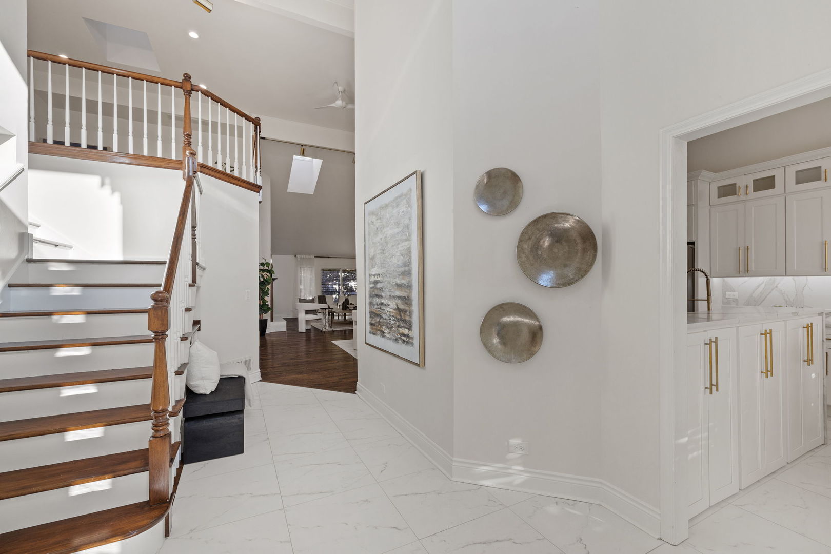 5 Bel Aire Court Burr Ridge, IL 60527 - Photo 4 of 40