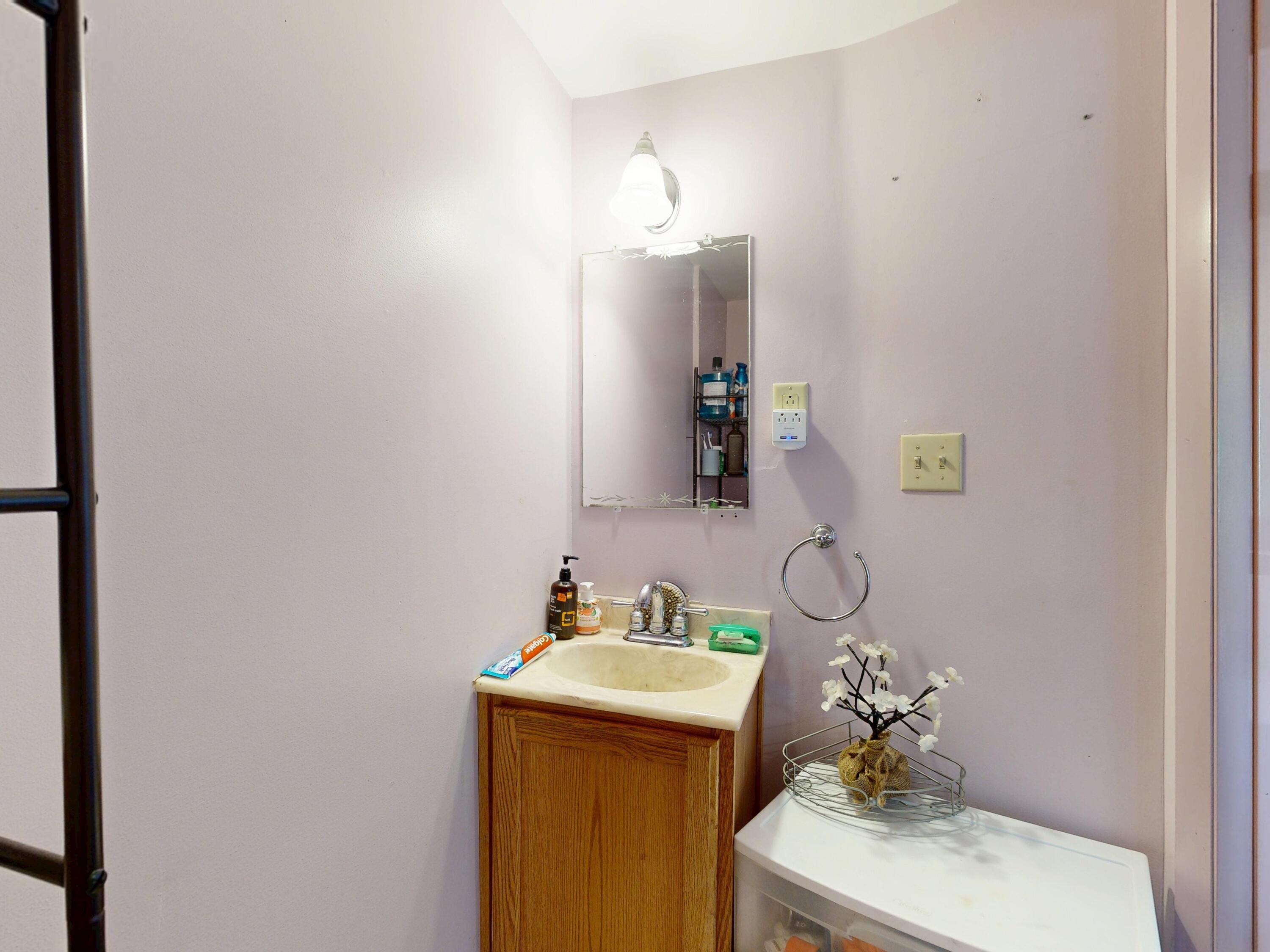 43 Rosedale Street Lewiston, ME 04240 - Photo 10 of 49 43-Rosedale-Street-08052025_181317
