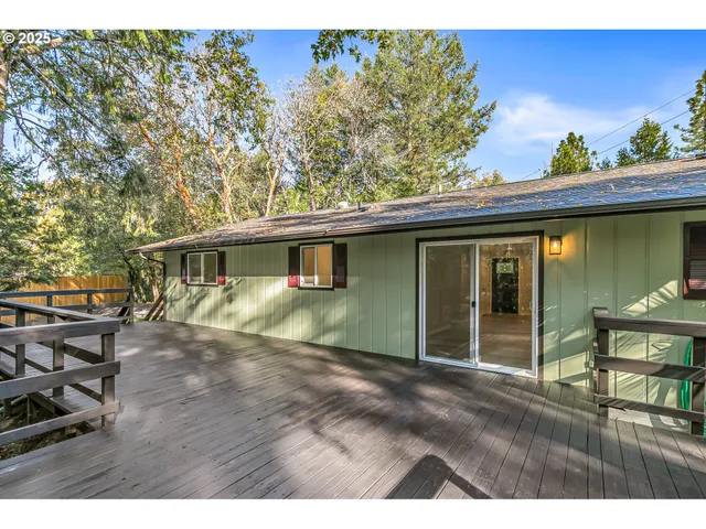 $449,500 | 387 Cienaga Lane, Grants Pass, OR 97526