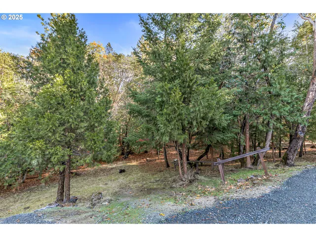$449,500 | 387 Cienaga Lane, Grants Pass, OR 97526