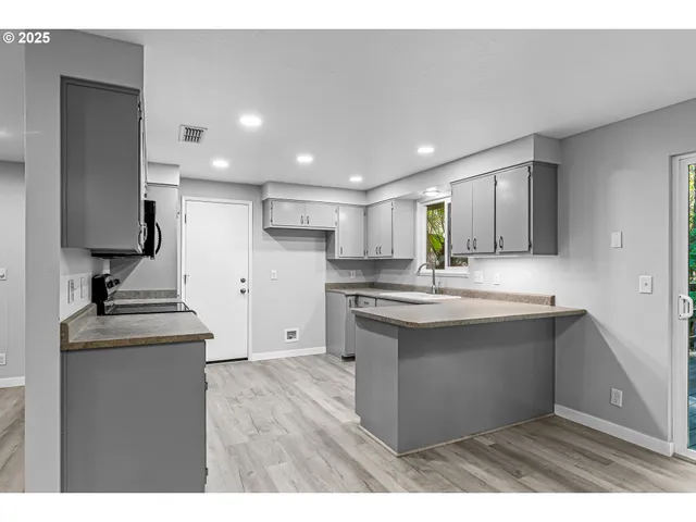 $449,500 | 387 Cienaga Lane, Grants Pass, OR 97526