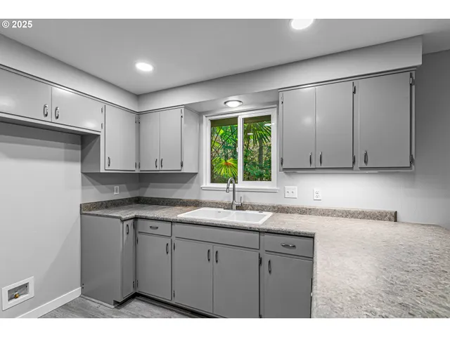 $449,500 | 387 Cienaga Lane, Grants Pass, OR 97526