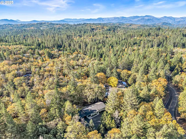 $449,500 | 387 Cienaga Lane, Grants Pass, OR 97526