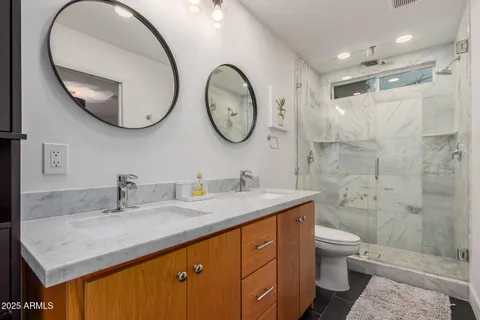 $899,000 | 5253 East Beck Lane, Scottsdale, AZ 85254