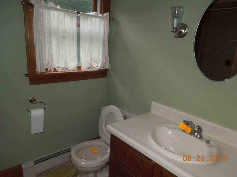 17 Wildwood Drive Springvale, ME 04083 - Photo 4 of 12 Bathroom.