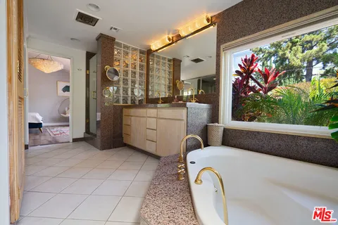 $1,650,000 | 22429 Bessemer Street, Woodland Hills, CA 91367