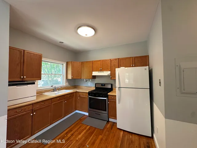 $1,800 | 20 Bigelow Hall, Unit 2, Saugerties, NY 12453