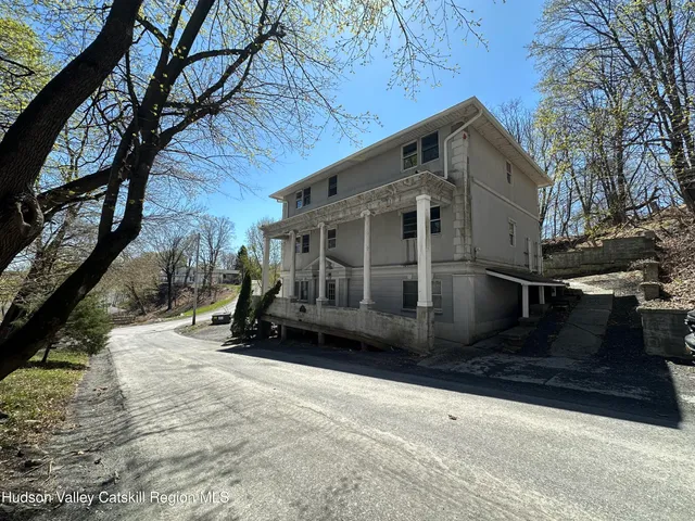 $1,800 | 20 Bigelow Hall, Unit 2, Saugerties, NY 12453