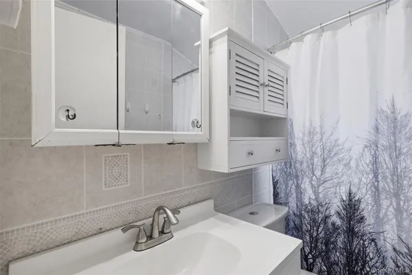 $359,000 | 22 Dunwoodie Drive, Kingston, NY 12401