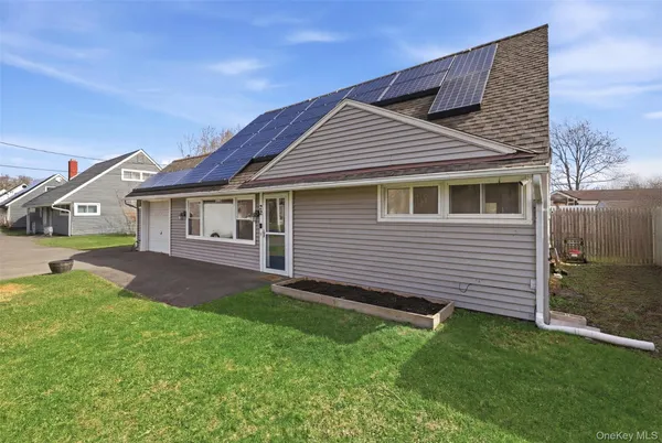 $359,000 | 22 Dunwoodie Drive, Kingston, NY 12401