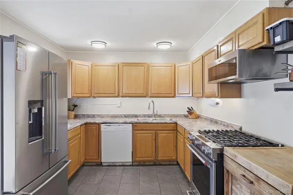 $359,000 | 22 Dunwoodie Drive, Kingston, NY 12401