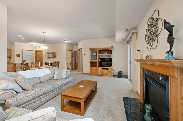 $315,000 | 9165 Comstock Lane North, Unit 204, Maple Grove, MN 55311