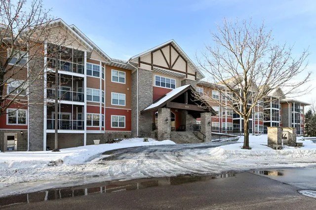 $315,000 | 9165 Comstock Lane North, Unit 204, Maple Grove, MN 55311