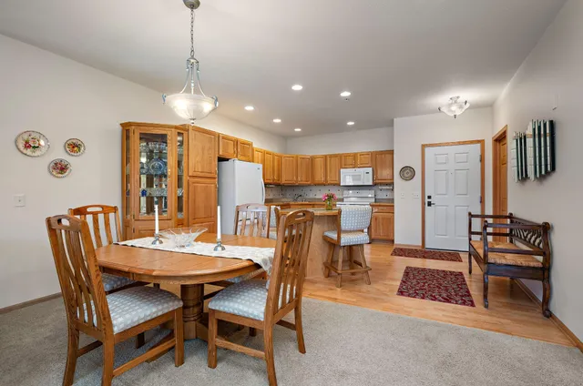 $315,000 | 9165 Comstock Lane North, Unit 204, Maple Grove, MN 55311