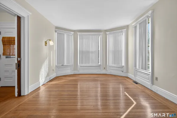 $4,250 | 339 Willow Street, Unit 1, New Haven, CT 06511