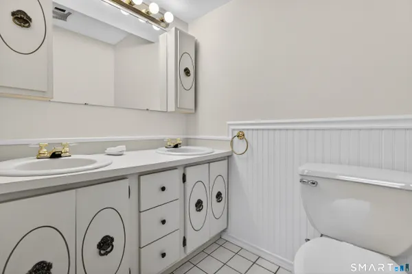 $4,250 | 339 Willow Street, Unit 1, New Haven, CT 06511