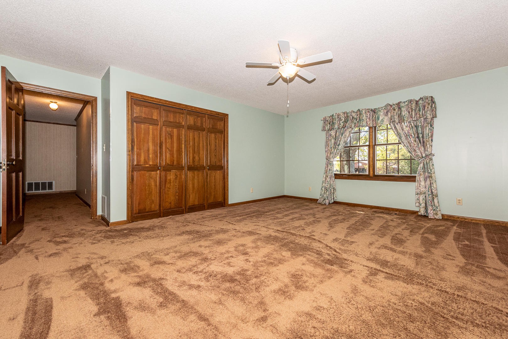4333 Morganton Road Maryville, TN 37801 - Photo 16 of 40 a view of an empty room with a window
