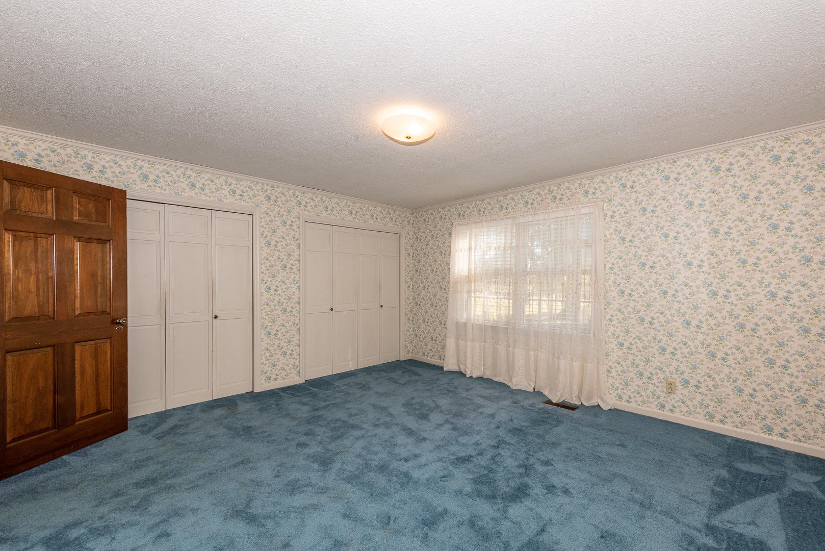 4333 Morganton Road Maryville, TN 37801 - Photo 22 of 40 an empty room with windows