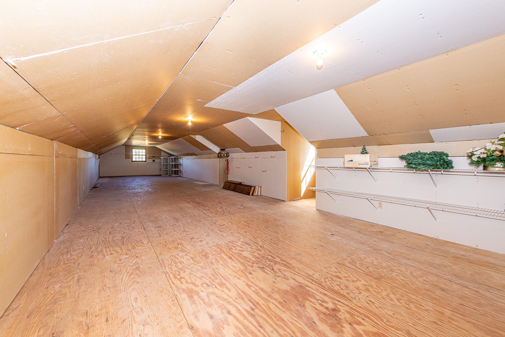 4333 Morganton Road Maryville, TN 37801 - Photo 27 of 40 a view of a garage