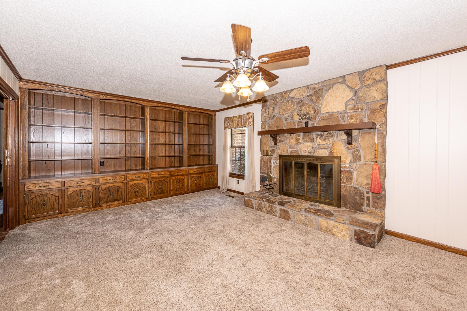 4333 Morganton Road Maryville, TN 37801 - Photo 8 of 40 an empty room with fan and windows