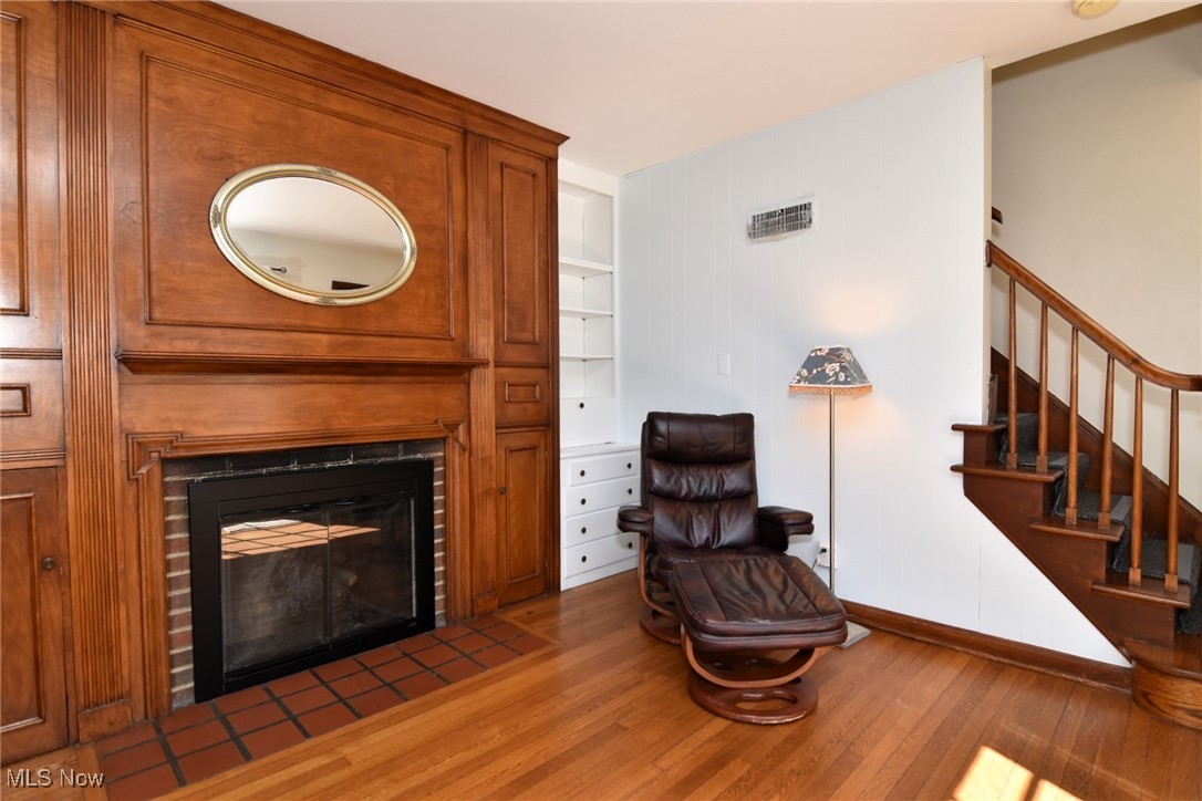 2636 Queenston Road Cleveland Heights, OH 44118 - Photo 7 of 45 Living Room