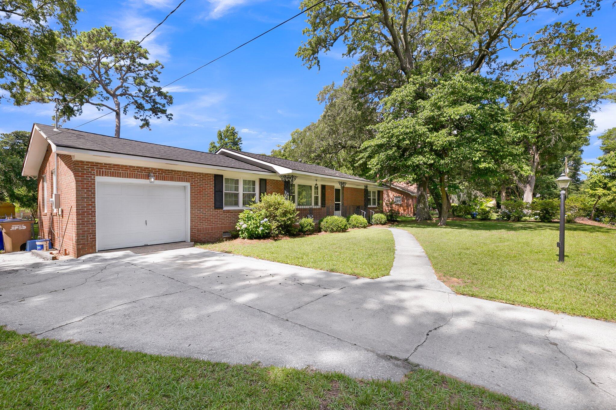 757 Bruce Street Charleston, SC 29412 - Photo 3 of 29 CREM -757 Bruce-36