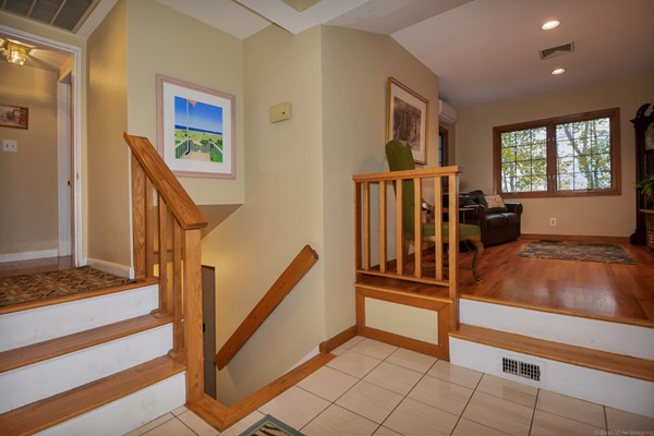 29 Kimlo Road Wellesley, MA 02481 - Photo 3 of 25