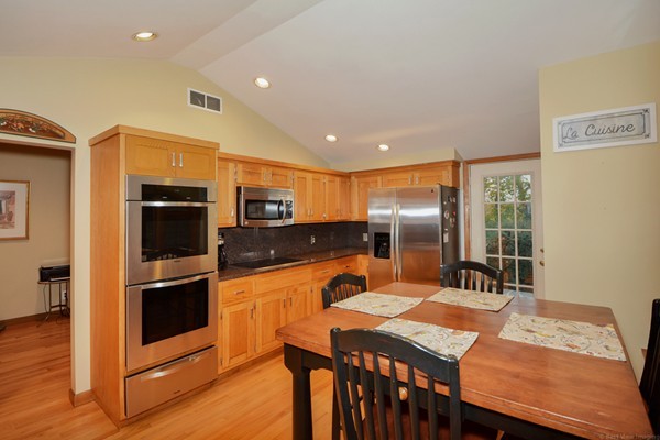29 Kimlo Road Wellesley, MA 02481 - Photo 6 of 25