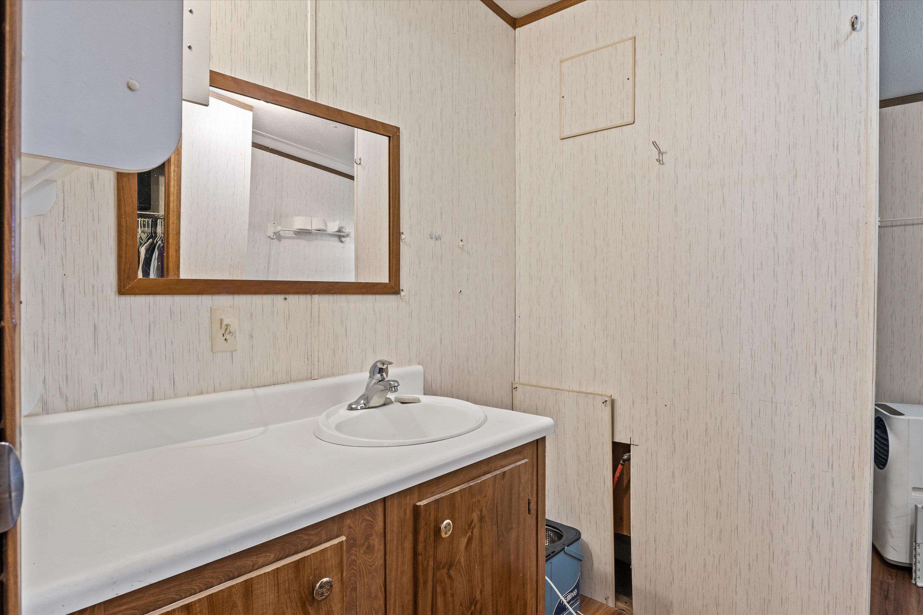 644 Treeline Road Grand Ridge, FL 32442 - Photo 24 of 46