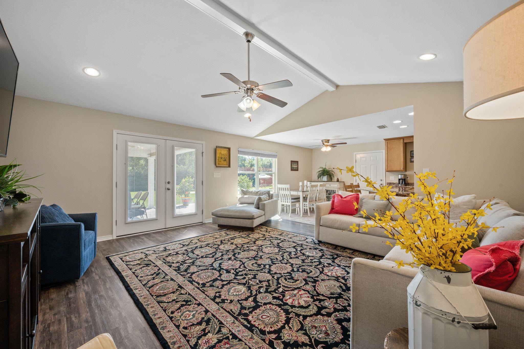 15066 Black Griffin Road Loxley, AL 36551 - Photo 10 of 38 Living Room