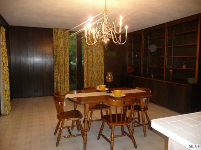 2214 Nottingham Road Allentown, PA 18103 - Photo 13 of 40 EATING AREA IN KITCHEN