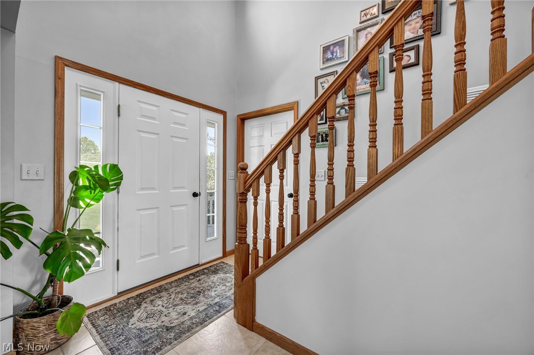 14353 Radcliffe Road Chardon, OH 44024 - Photo 14 of 50 Foyer