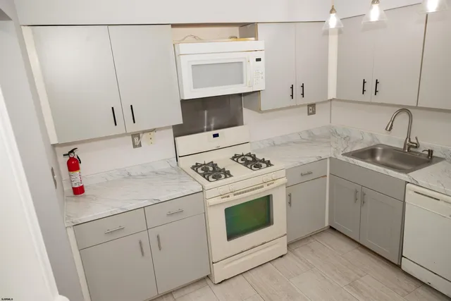 $1,875 | 2 Oyster Bay Road, Unit 2D, Absecon, NJ 08205