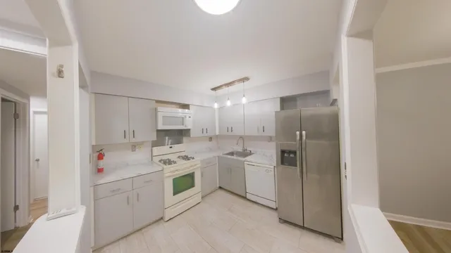 $1,875 | 2 Oyster Bay Road, Unit 2D, Absecon, NJ 08205