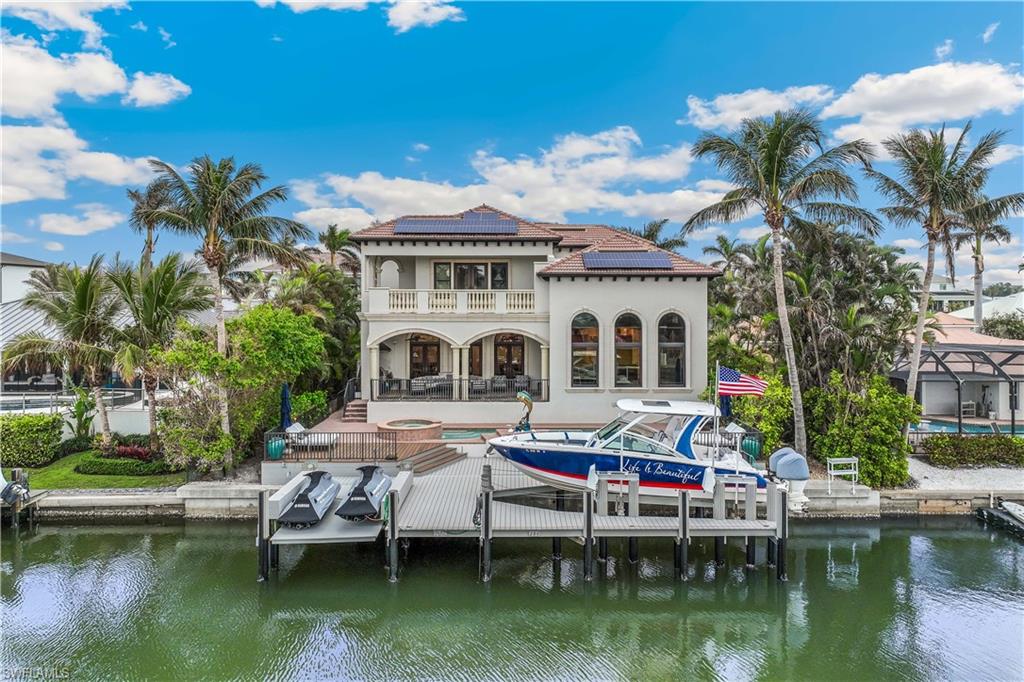 Southern Exposure with deck. 28,000-lb lift + second lift for jet skis