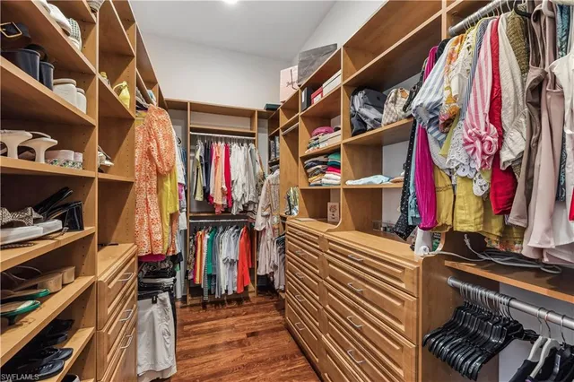 $4,950,000 | 280 Egret Avenue, Naples, FL 34108