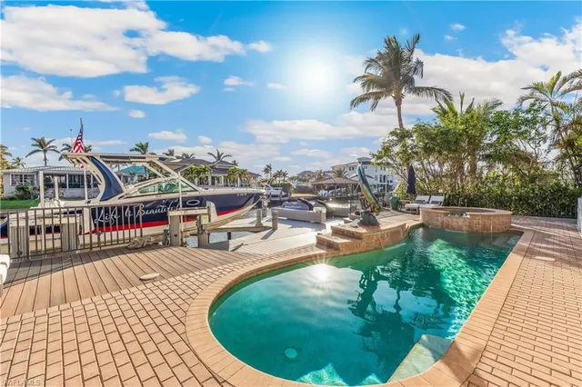 $4,950,000 | 280 Egret Avenue, Naples, FL 34108