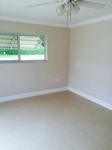 9338 Southwest 5th Street, Unit B Boca Raton, FL 33428 - Photo 3 of 5 Photo 3