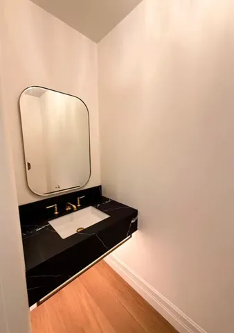 $7,990 | 520 5th Avenue, Unit 49D | Midtown Central