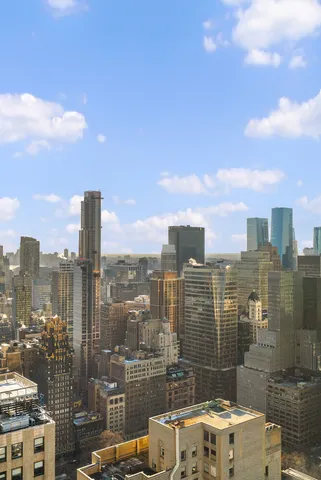 $7,990 | 520 5th Avenue, Unit 49D | Midtown Central