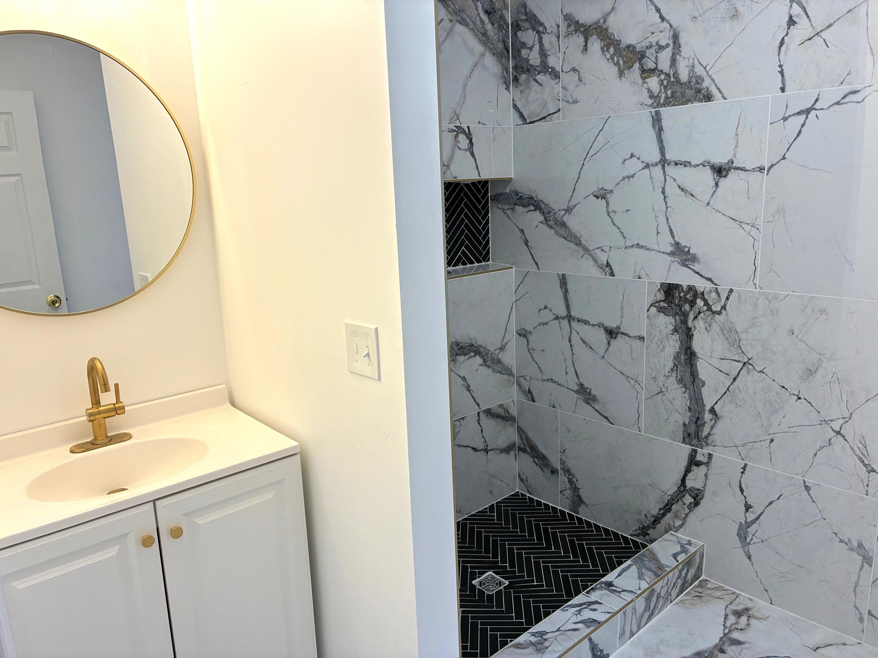 2822 North 34th Street Milwaukee, WI 53210 - Photo 13 of 18 Upper Full Bathroom