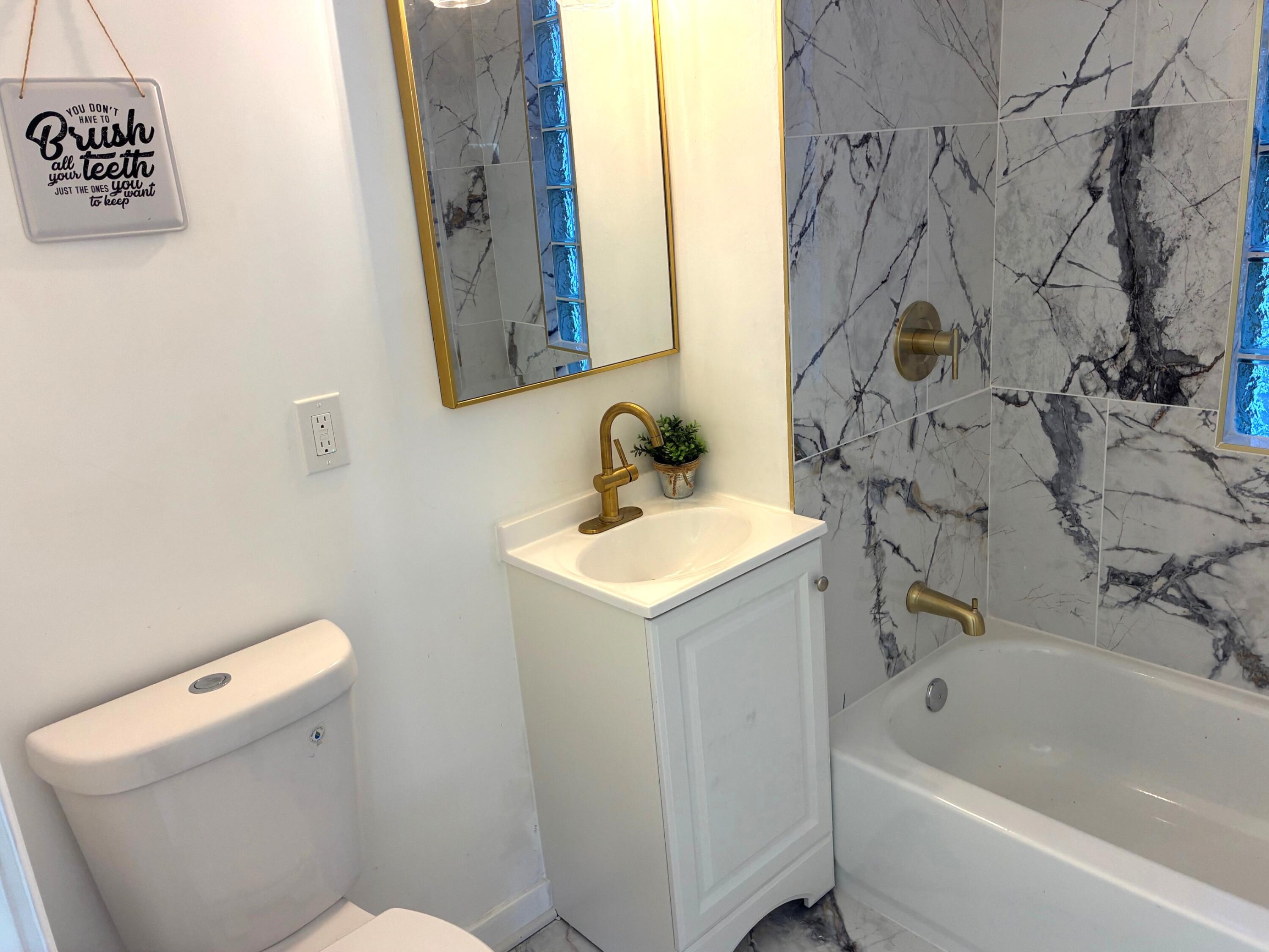 2822 North 34th Street Milwaukee, WI 53210 - Photo 6 of 18 Main Floor Bathroom